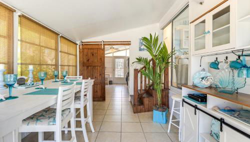 Community Pool and Perks! Nokomis Home 3 Mi to Beach - Foto 2