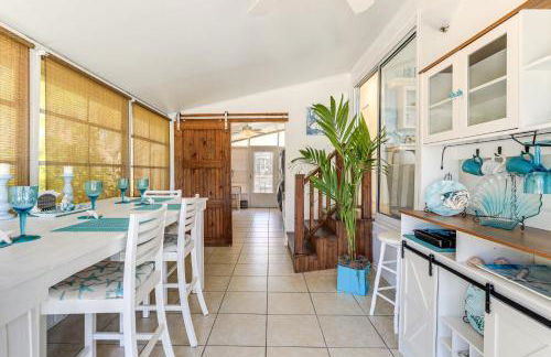 Community Pool and Perks! Nokomis Home 3 Mi to Beach - Foto 2