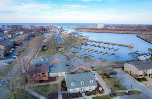 Modern Condo Central Huron Boat Basin Area - Foto 20