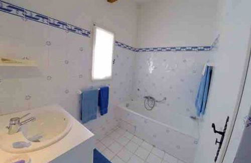 Panoramic Sea View Villa in private residence with pool - Photo 17