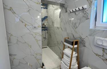 HelaMoni, New 5 Star 2 Person apartments with pool - Foto 46