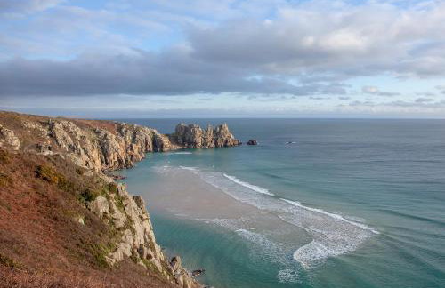 Cove View Apartment - Photo 10