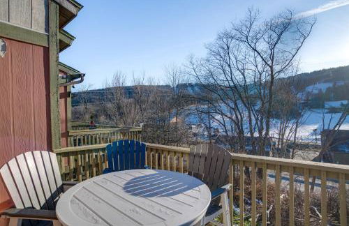 Chic Greek Peak Ski Resort Townhome with Balconies! - Foto 26