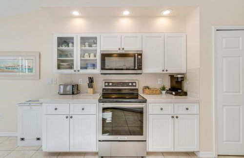 Beachy Port Charlotte Home with Hot Tub and Pool! - Foto 9