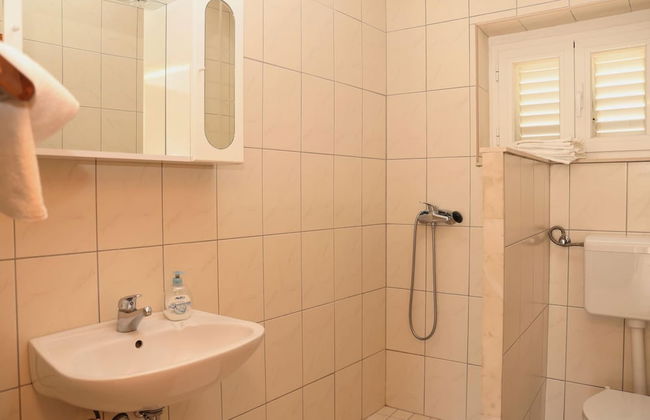 Adorable Stone House With Terrace Near the Beach - Foto 9