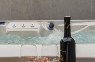 Charming stone apartment with jacuzzi in center of Omiš - Foto 32