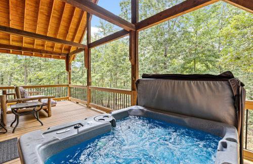 Cabin For Two Near Helen w Spa Amenities - Foto 26