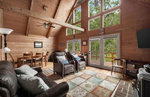 Loft Wood Stove Fire Pit Grill & Deck on Creek - Foto 7