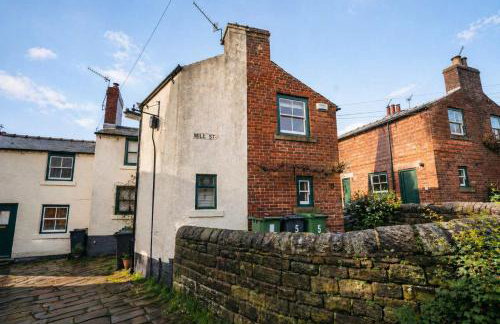 Cosy 2-Bed Cottage with Log-Burner and Garden - Foto 1