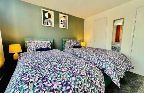 4 Bedroom House in the Heart of Basildon 2 mins to Town Center I Weekly or Monthly Stay Offer I Free Parking I Sleeps 7 - Foto 9