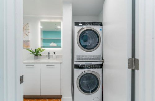 Resort-Style 1 Bed Condo with Pool Parking Rooftop & Gym - Foto 23