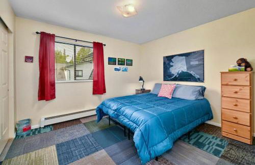 Alaskan Bohemian - Photo 4