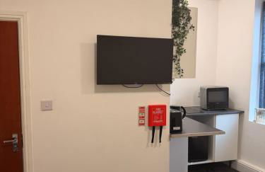 studio apartment with small kitchen and bathroom - Foto 8