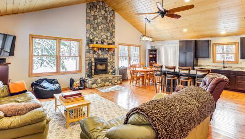 Ski, Hike and Ride On-Site 80-Acre Retreat in Boon - Foto 1