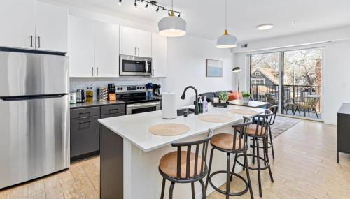 Cozy 2BR Retreat near Downtown - Foto 5