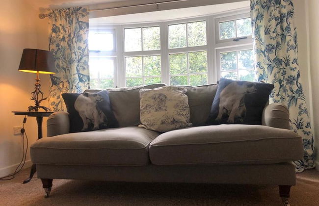 Charming Country Cottage in a Peaceful Location - Photo 18