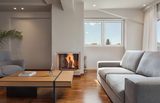 Athenian Grand Riviera Villa - Photo 31