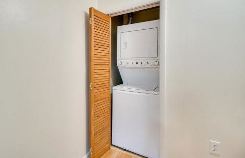 Walk to Beach Charming Maryland Home with Yard! - Foto 16