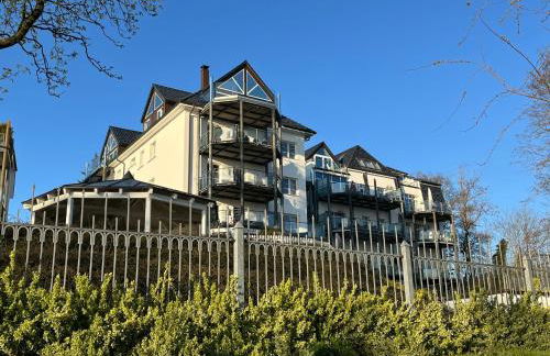 Beste Lage mit Warnowblick - großer Balkon, zwei Schlafzimmer, Aufzug, Stellplatz - Foto 41