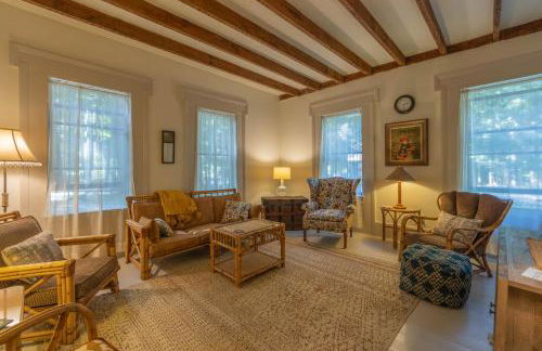 Walking distance to Lake Michigan! Cozy Cottage - Foto 10