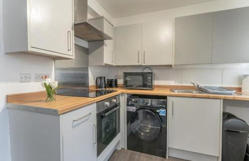 Elegant 2BR Escape Ideal for Long Stays - Foto 13