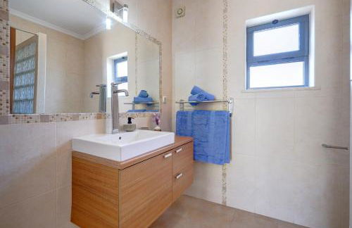 City center, private parking, AC, 6ppl. - Photo 9