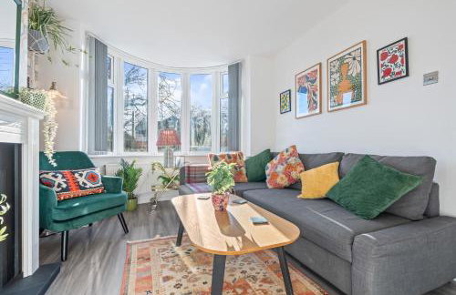 #82 Stylish Shirley Home - Sleeps 8 - NEC Solihull BHX - " Perfect for Contractors and Families - Free Parking" - Foto 33