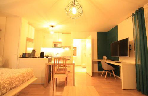 Luxe Neuf - 8mn pied RER C-Paris-Eiffel Tower, Parking Rue Gratuit, Balcon Privé, Matelas Bultex 160x200, Ascenseur, Hôpital d'Arpajon - Foto 7