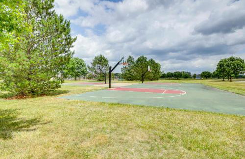 Camby Home with 3 Living Areas and Community Pool! - Foto 20