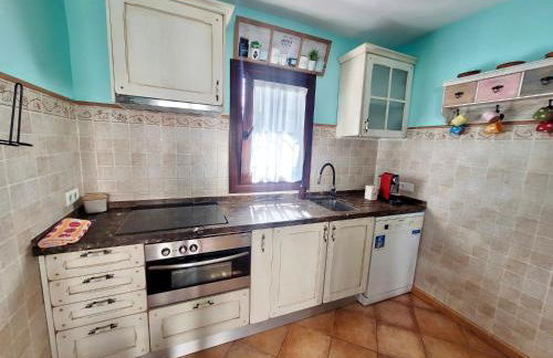 GATU PREMIUM Villa Lurberri piscina privada, 4 dormitorios, 2 baños, parking , jardines, " Preferente mayores de 25 años y familias " ín y barbacoa - Foto 24