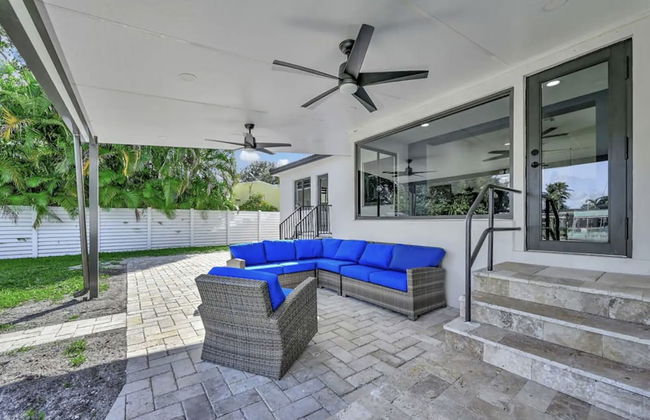 Stunning 3 Bd Pool House w Enchanting Water Views - Foto 22