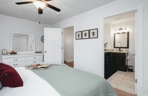 NEW Ivy House 3BR Townhome Downtown Beaches Wineries - Foto 27