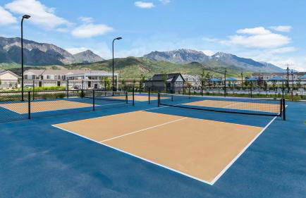 Family-Friendly 3-Story Home Sleeps 8 - Foto 24