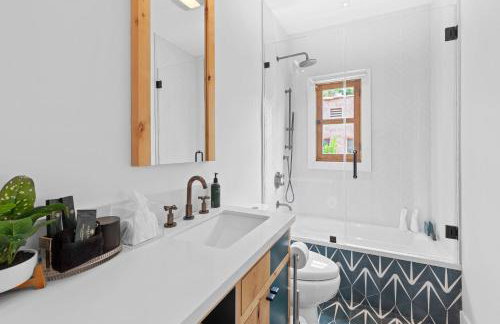 Luxury 4BR Villa with Private Pool in Los Angeles Crescent Heights - Foto 17