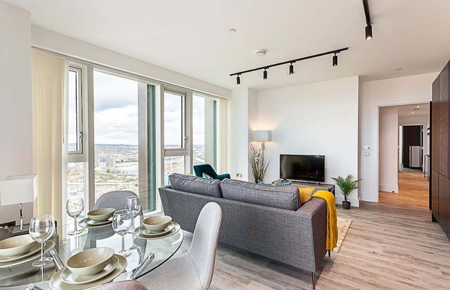 Icon Tower Flat III - Photo 11