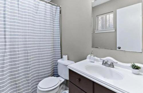 Travis' Place - Convenient and Affordable Location - Foto 23