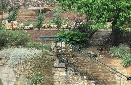 Le vigneron Au coeur des vignes à proximité des lacs et cascades lits faits à l'arrivée - Foto 17