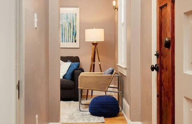 2BR Olympic Center Downtown - Photo 10