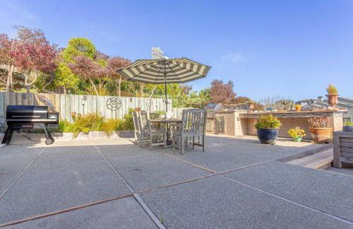 Expansive Ocean-View Retreat with Home Theatre & Spa - Foto 80