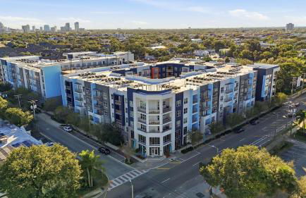 Stylish 2BR w Pool Pet-Friendly Unit #13 - Foto 66