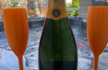 Den of Joy Humberston Fitties sleeps 6,hot tub,log burner - Foto 18