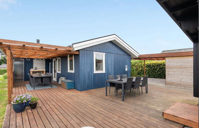 "Roar" - 500m from the sea - Photo 11