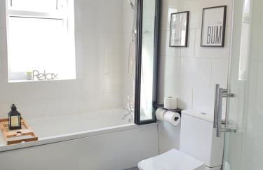 Families Only - Pet Friendly sleeps 6 maximum NO PARTIES - Foto 52