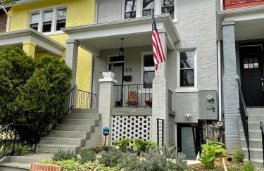 Darling Apartment in Capitol Hill - TWO min to Metro - Foto 12