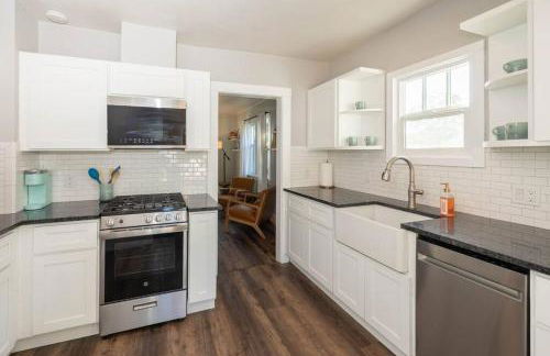 Charming Cozy Cottage with Hot Tub - Foto 33