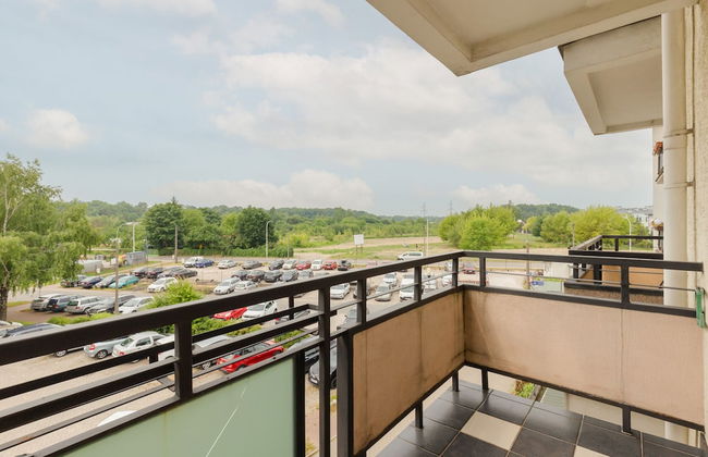 Spacious Apartment Pruszkow by Renters - Photo 12