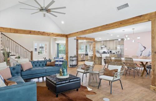 5BR w Pool, Golf Simulator, Game Room & EV Charger - Foto 1