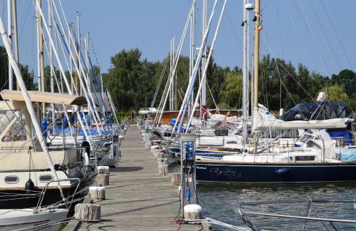 Komfort-Hausboote am Naturhafen Krummin - Foto 26