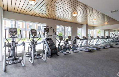 Lux House Of Champagne 2BR 2BA Free Parking & Wifi - Photo 23