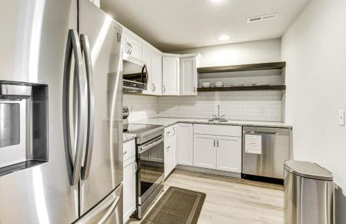 Spacious and Modern Home with Deck in Oregon! - Foto 15